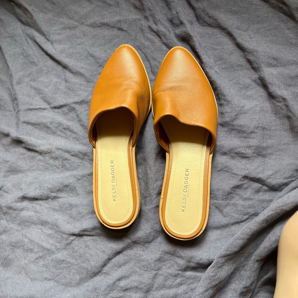Excellent condition. Kelsey Dagger Brooklyn brown leather mules. Size 7.
